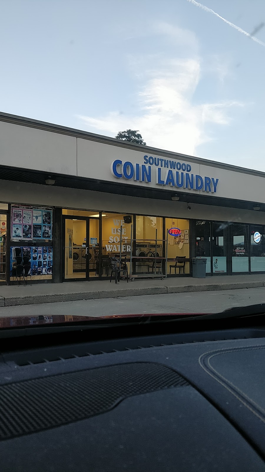 Southwood Coin Laundry | 304 St Andrews St, Cambridge, ON N1S 1P3, Canada