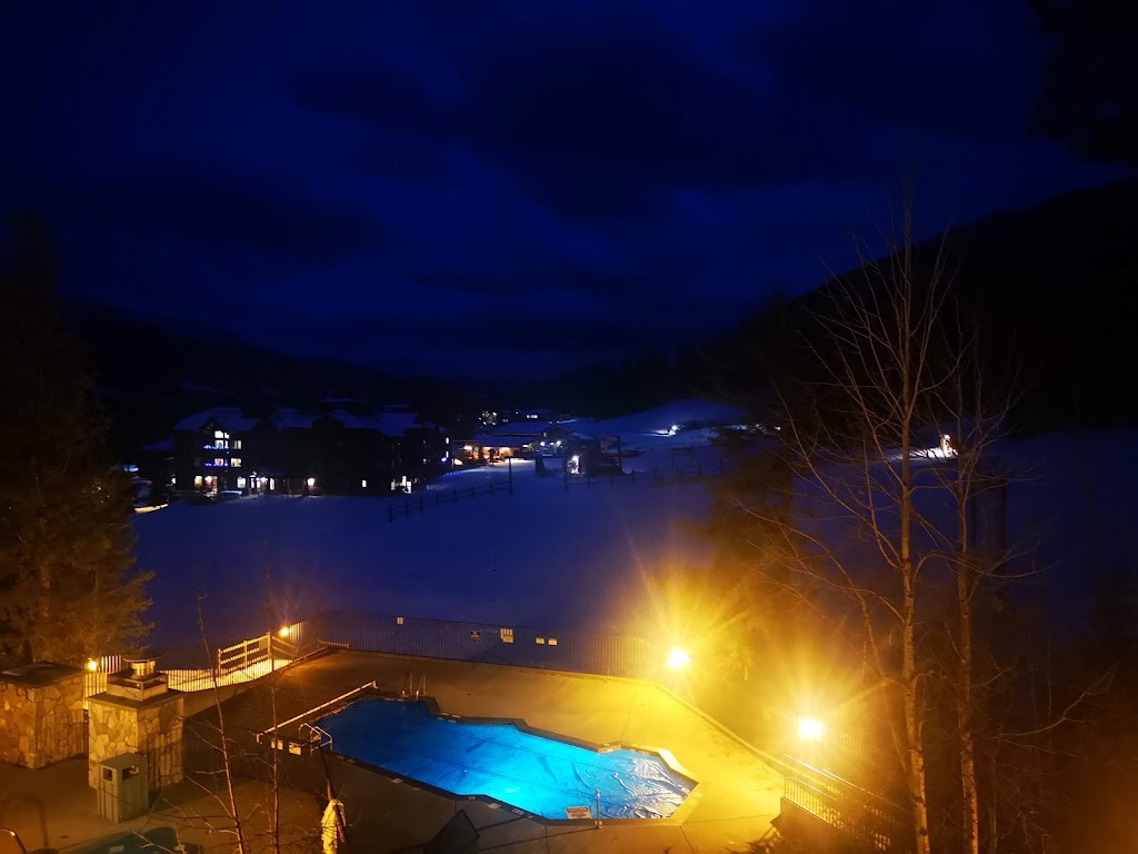 Snow Creek Lodge & Cabins | 5258 Highline Dr, Fernie, BC V0B 1M0, Canada | Phone: (250) 423-7669