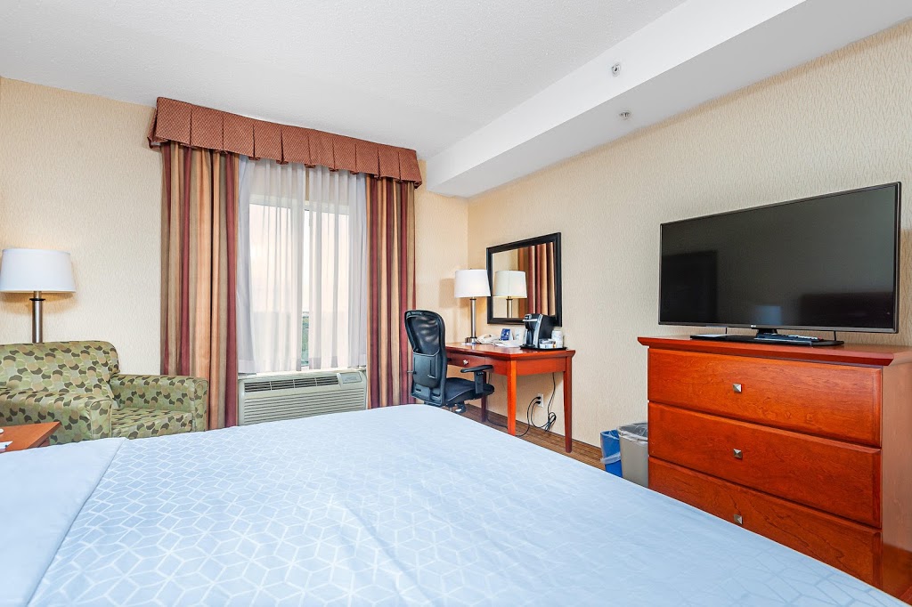Holiday Inn Express & Suites Clarington - Bowmanville | 37 Spicer Square, Bowmanville, ON L1C 5M2, Canada | Phone: (905) 697-8089