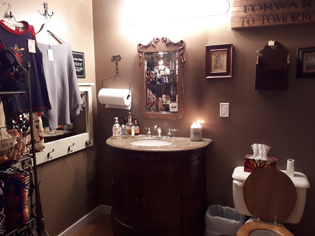 The Country Farmhouse | Rge Rd. 221, Cluny, AB T0J 0S0, Canada | Phone: (403) 734-2593