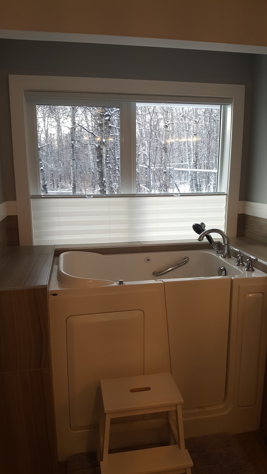Calgary Blinds and Shutters | 4649 Macleod Trail SW, Calgary, AB T2G 0A6, Canada | Phone: (403) 923-7707