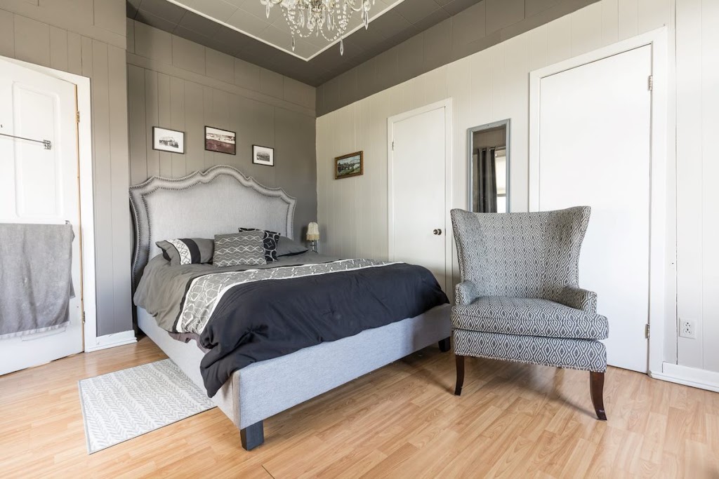 LAuberge du Presbytère | 1355 Rue Principale, Saint-Stanislas-de-Champlain, QC G0X 3E0, Canada | Phone: (418) 328-3371