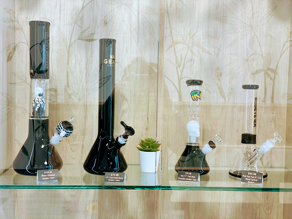 Cannabis Discounter Southport | 3516 Ewing Trail SW, Edmonton, AB T6X 2X6, Canada | Phone: (780) 244-5875