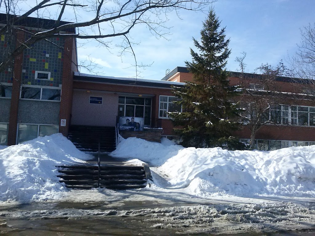 Marcel Vaillancourt Elementary School | 150 Av. Legrand, Laval, QC H7N 3T3, Canada | Phone: (450) 662-7000 ext. 6011