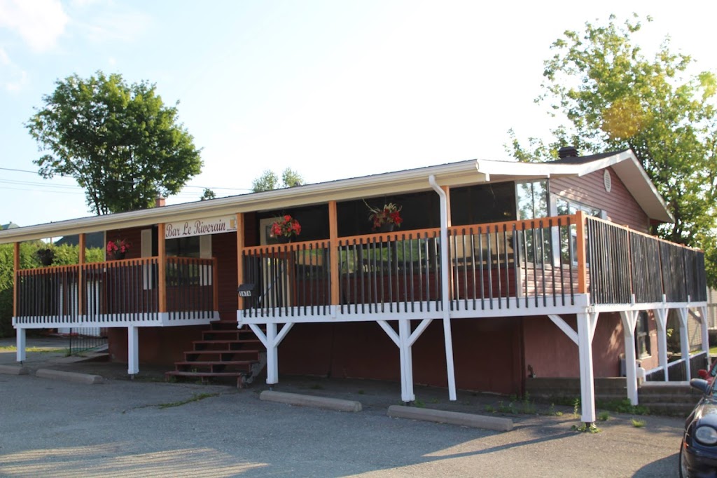 Bar Riverain | 1676 Rue Roy, Sherbrooke, QC J1K 1B4, Canada | Phone: (819) 791-3807