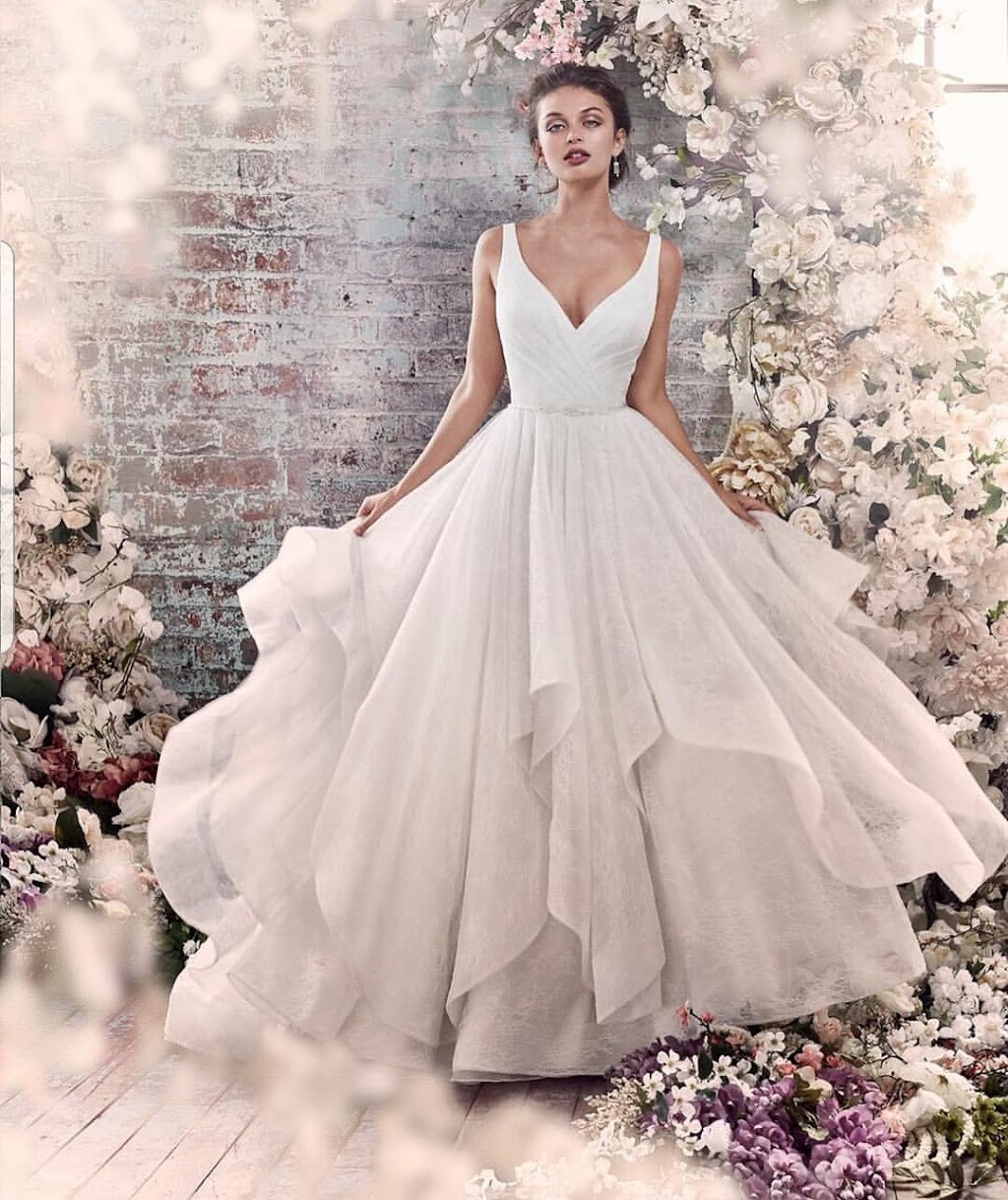 Valentina Bridal & Couture | 20 William St W, Waterloo, ON N2L 1J3, Canada | Phone: (519) 745-0652