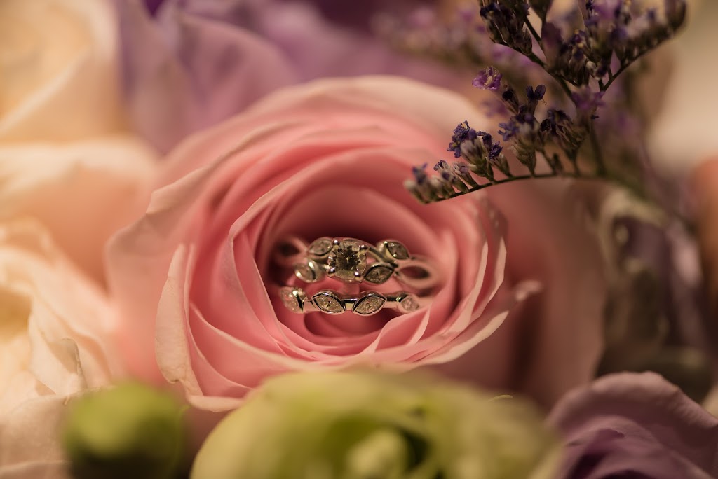 RnA Photography - Wedding Photography & Videography | 2008 Queensbury Dr, Oshawa, ON L1L 0S1, Canada | Phone: (289) 928-4789
