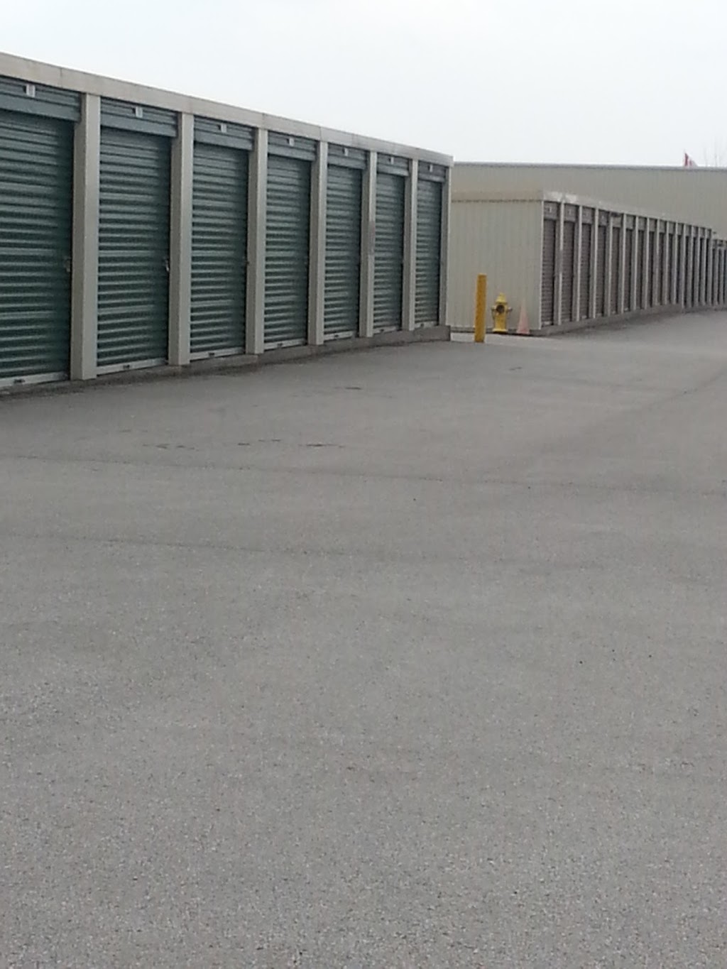 Vaultra Self-Storage - Grimsby | 215 Roberts Rd, Grimsby, ON L3M 4E8, Canada | Phone: (905) 945-6000
