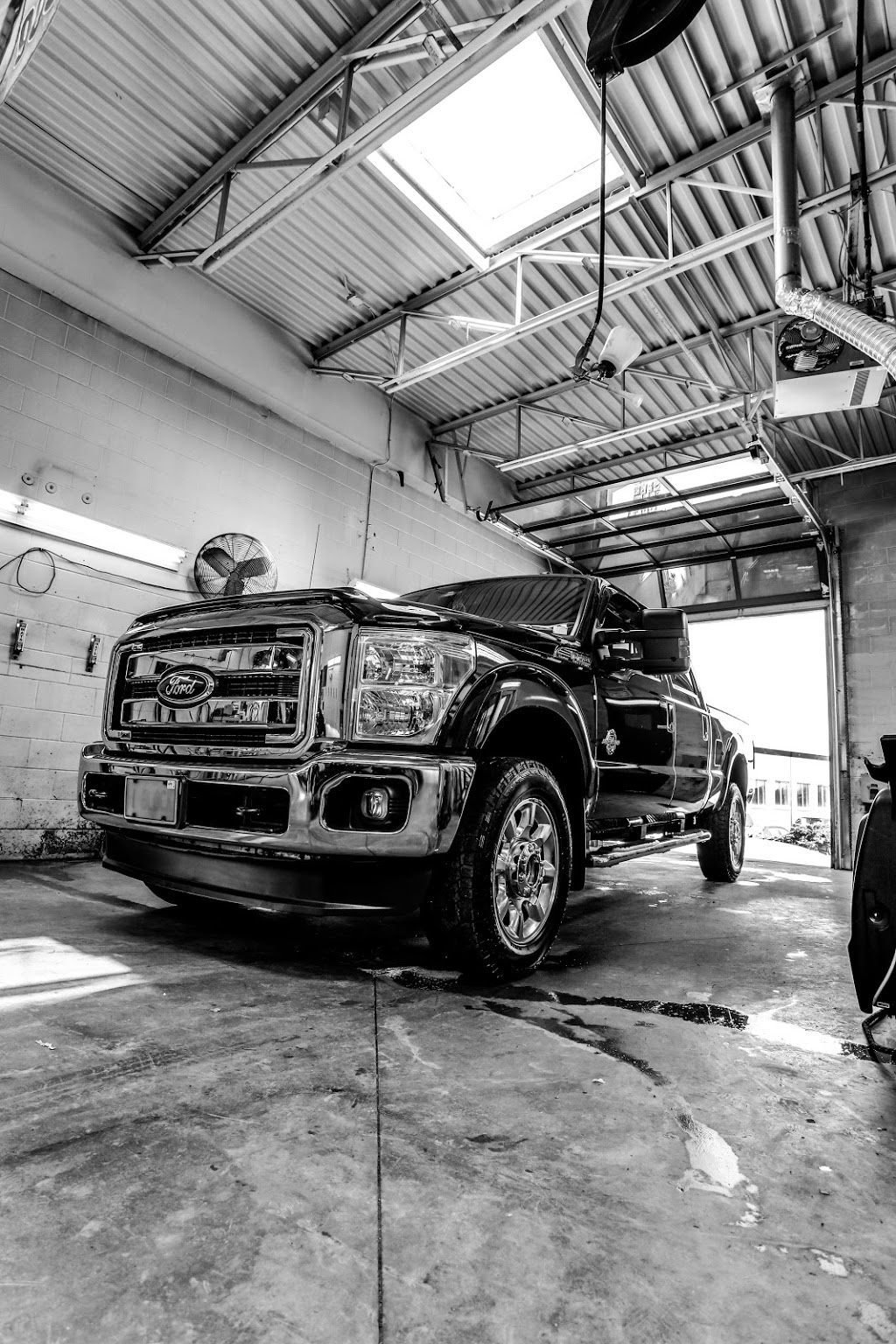 Spotless Auto Detailing Center | 291 Speers Rd, Oakville, ON L6K 2G1, Canada | Phone: (905) 339-0303