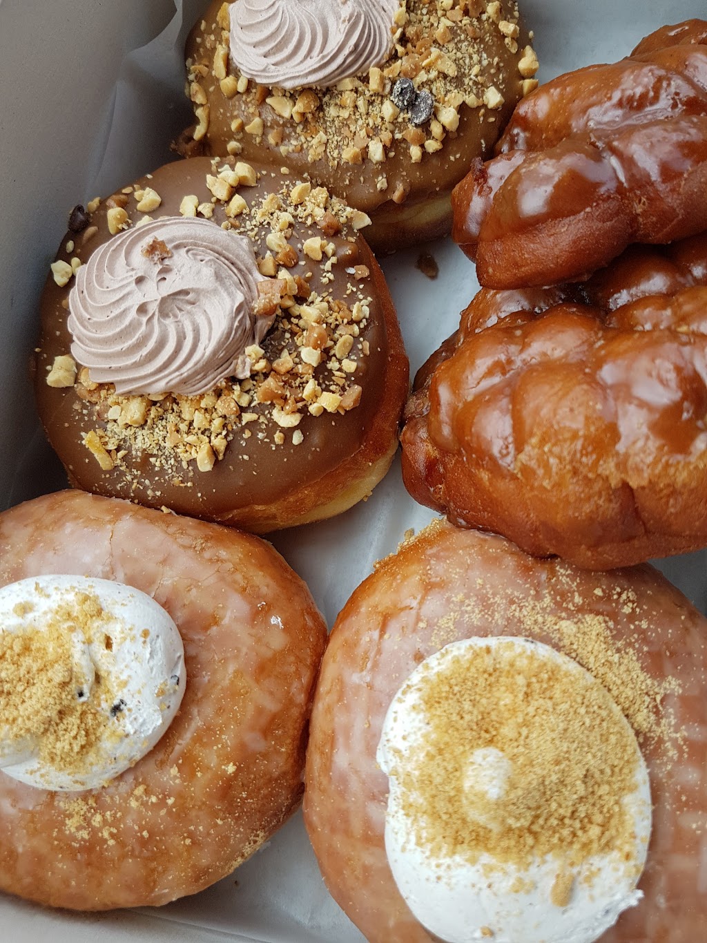 Debrodniks Donuts | 700 Strasburg Rd S20, Kitchener, ON N2E 2M2, Canada