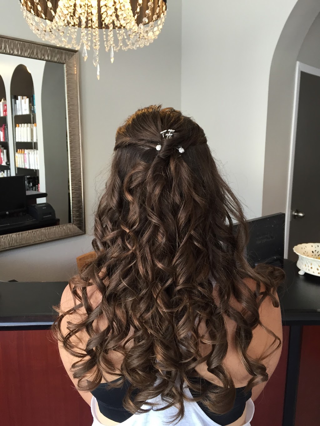 Salon Revive | 1600 Kerns Rd, Burlington, ON L7P 3G9, Canada | Phone: (905) 336-2344