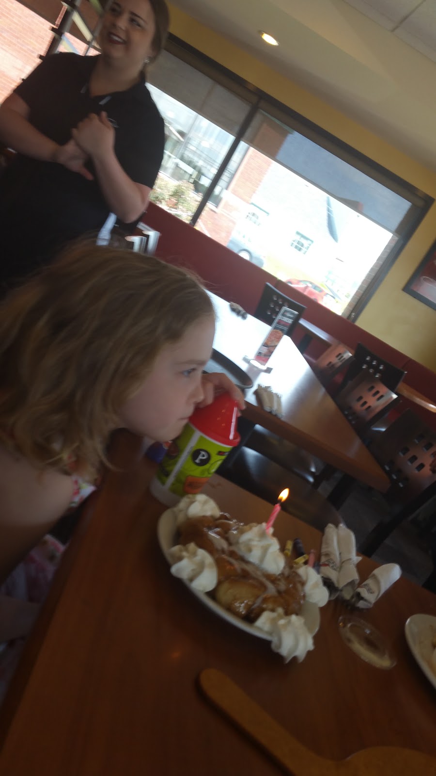 Pizza Hut | 464 Topsail Rd, St. Johns, NL A1E 2C2, Canada | Phone: (709) 745-5555