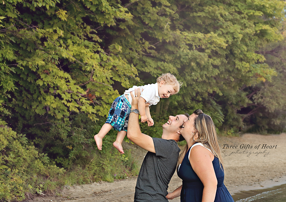 Three Gifts of Heart Photography | 1 Sawmill Rd, Barrie, ON L4N 6X1, Canada | Phone: (705) 716-8436