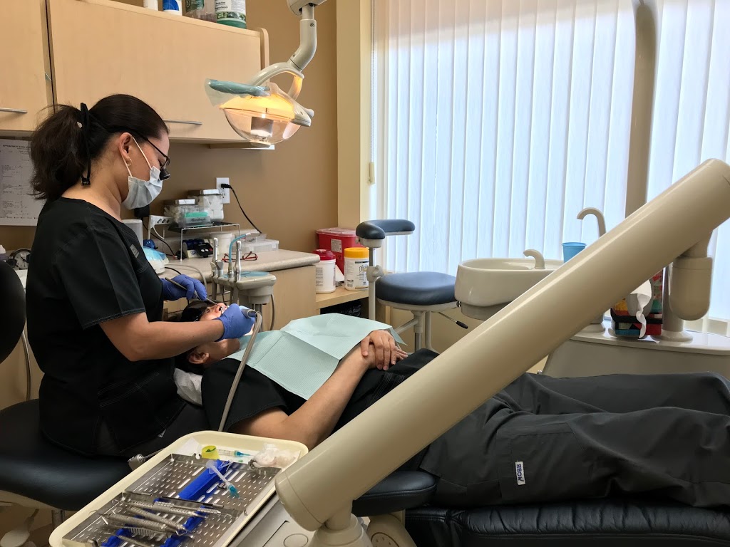 Hunters Point Dental | 2 Hunters Point Dr #7, Richmond Hill, ON L4C 9Y4, Canada | Phone: (905) 482-0652