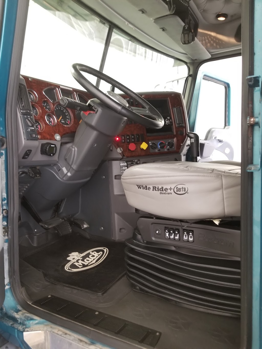 Platinum Polishing | 10067 MB-32 Bay 4, Winkler, MB R6W 4A1, Canada | Phone: (204) 362-2689