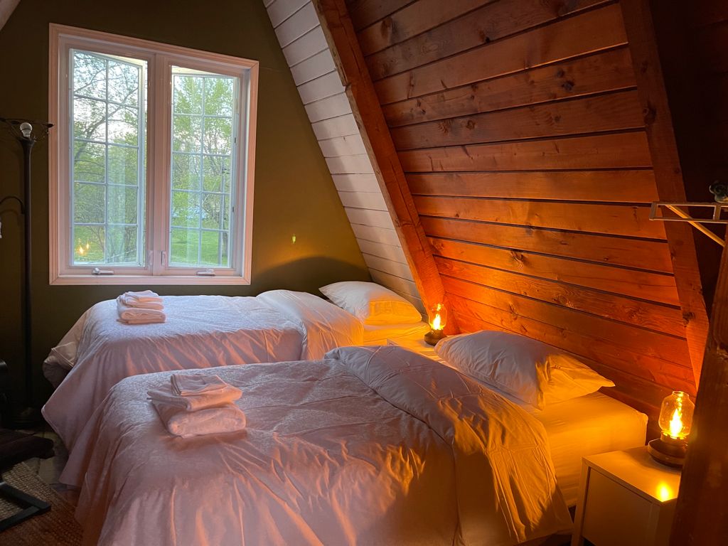 25 Derner | Lodgr Vacation Rentals | 25 Derner Line, Lowbanks, ON N0A 1K0, Canada | Phone: (647) 895-6362