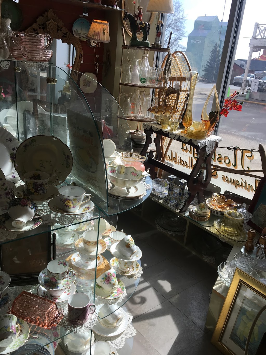 Nostalgia Antiques | 2102 20 St, Nanton, AB T0L 1R0, Canada | Phone: (403) 646-5851