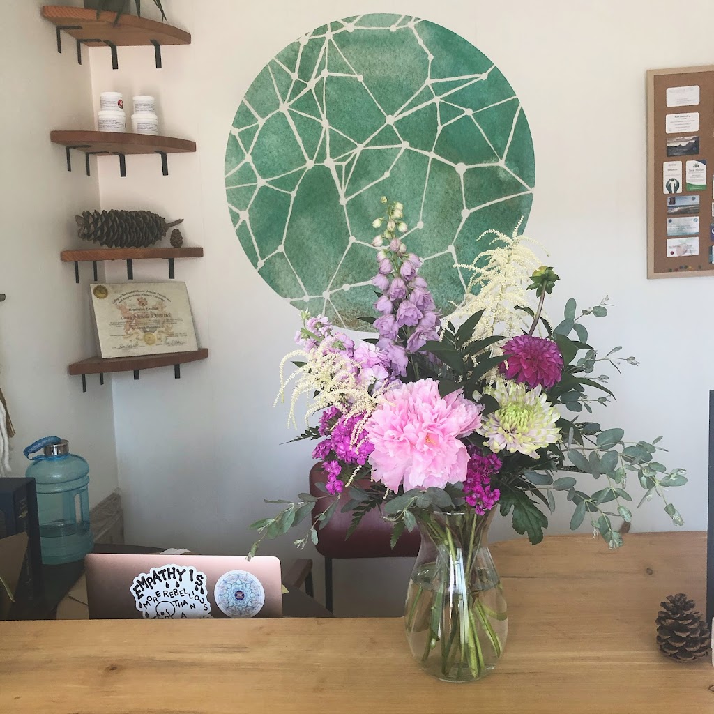 Love and Acupuncture | 2755 Dunsmuir Ave, Cumberland, BC V0R 1S0, Canada | Phone: (250) 703-3772