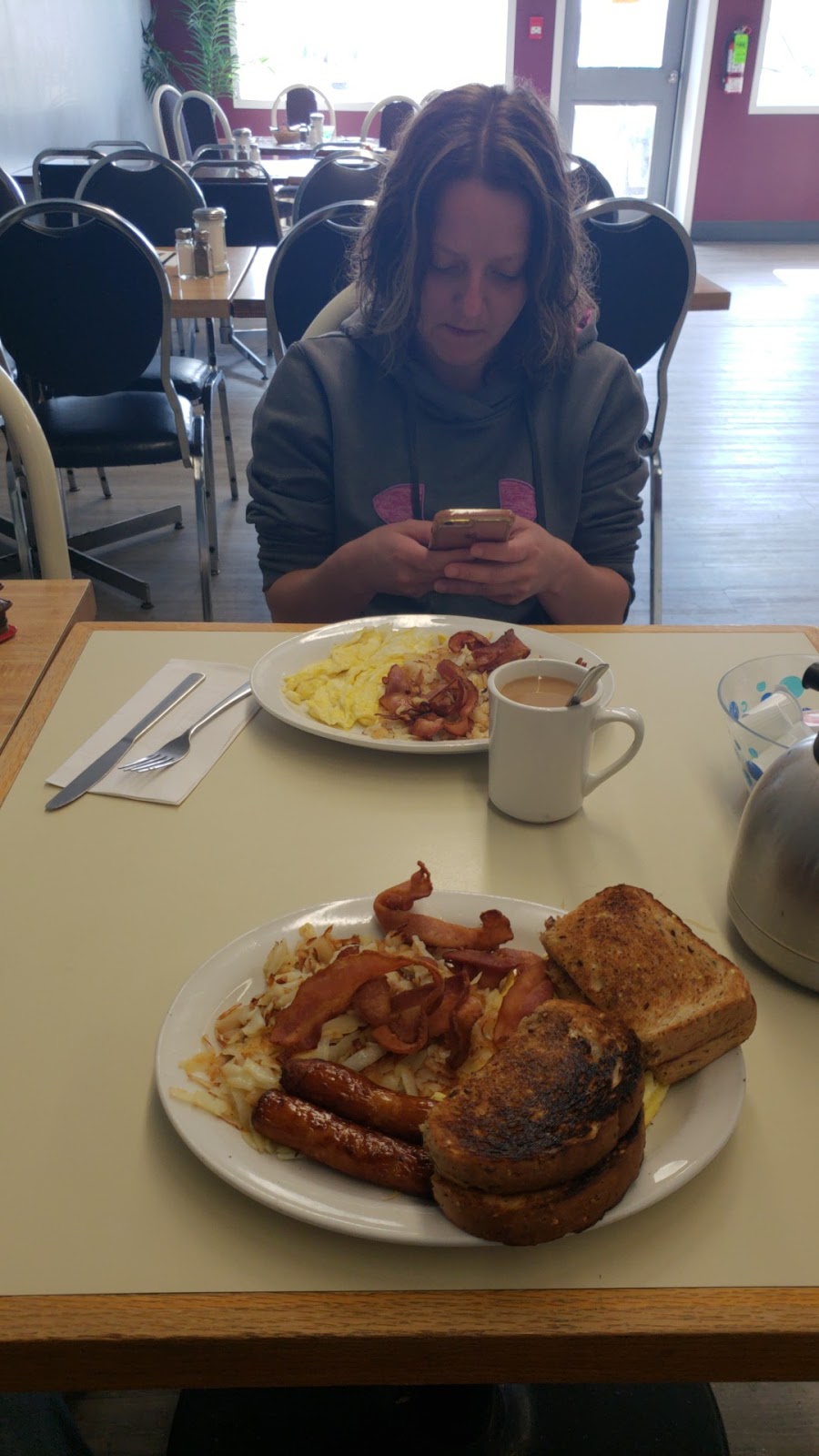 Jays Cafe | 279 MB-12, Steinbach, MB R5G 1T8, Canada | Phone: (204) 326-2908