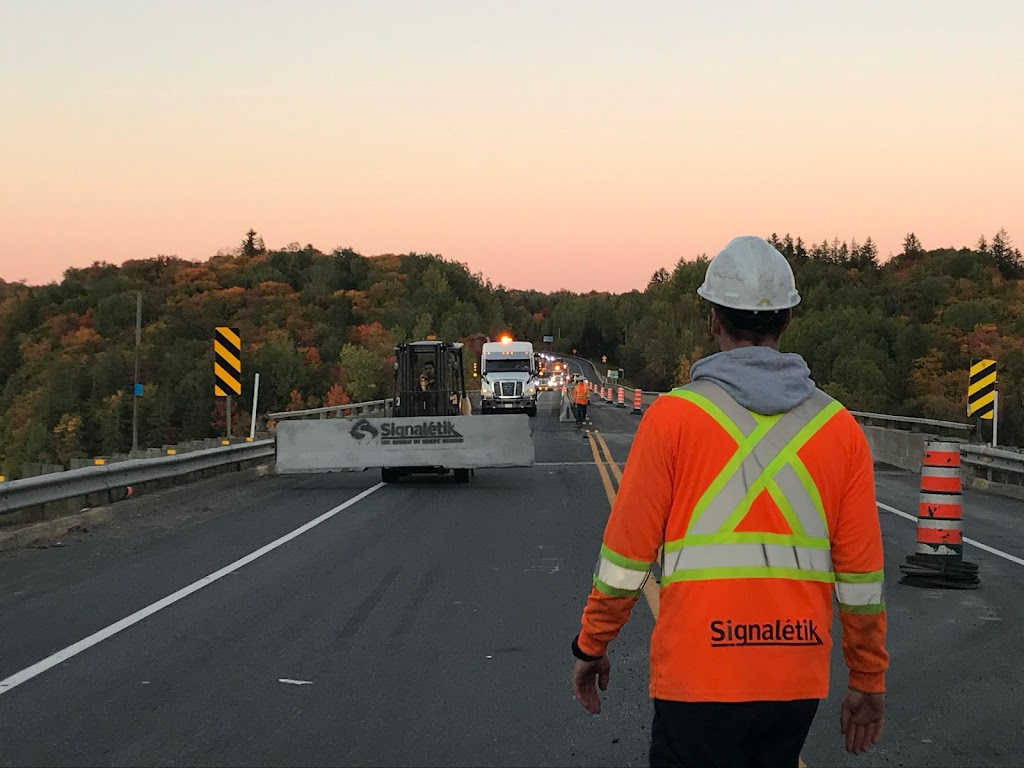 Signalétik | 570 Chem. de Lavaltrie local 106, Lavaltrie, QC J5T 3L3, Canada | Phone: (514) 373-2999