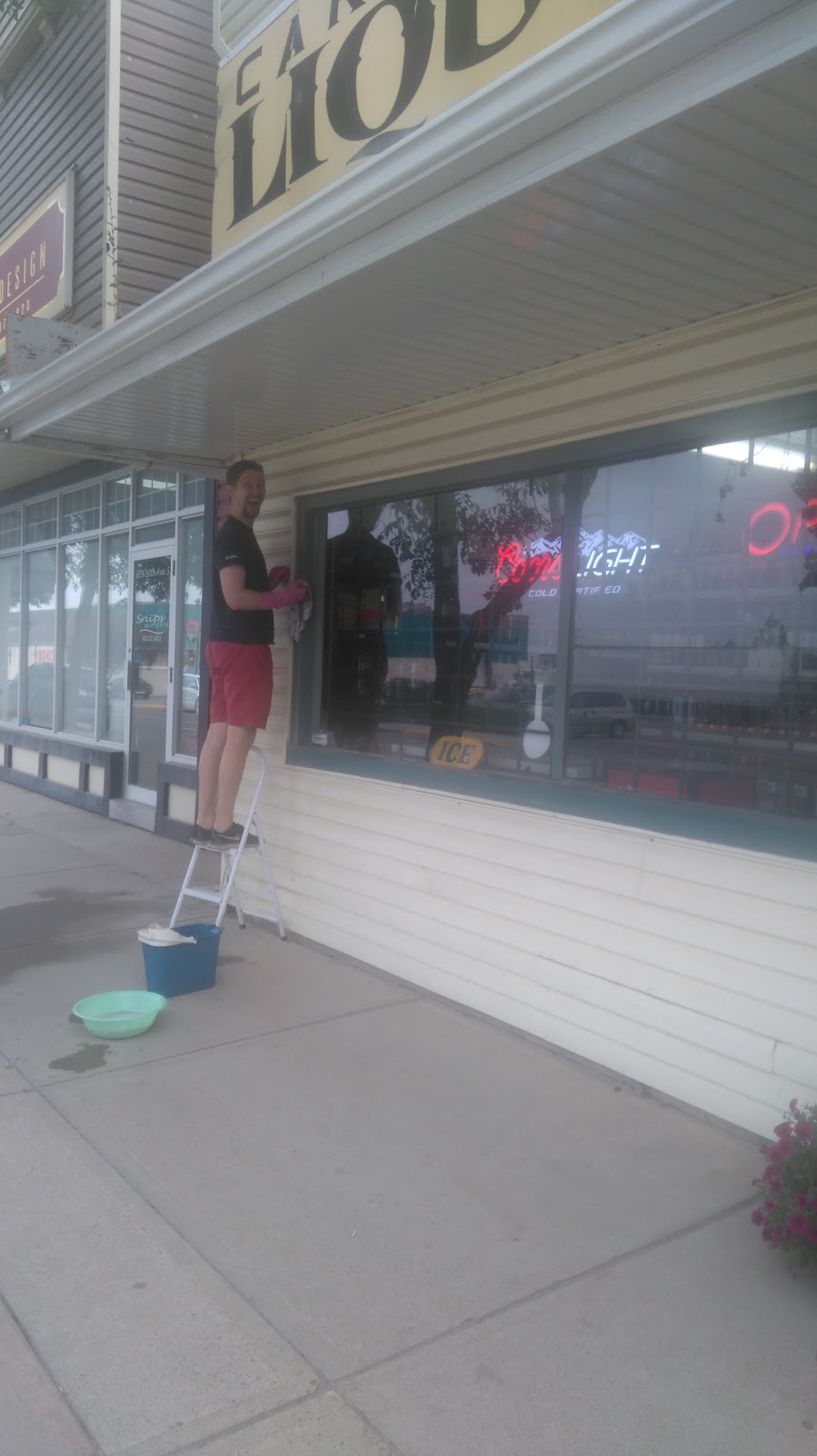 Carstairs Liquor | 307 10th Ave, Carstairs, AB T0M 0N0, Canada | Phone: (403) 337-3939