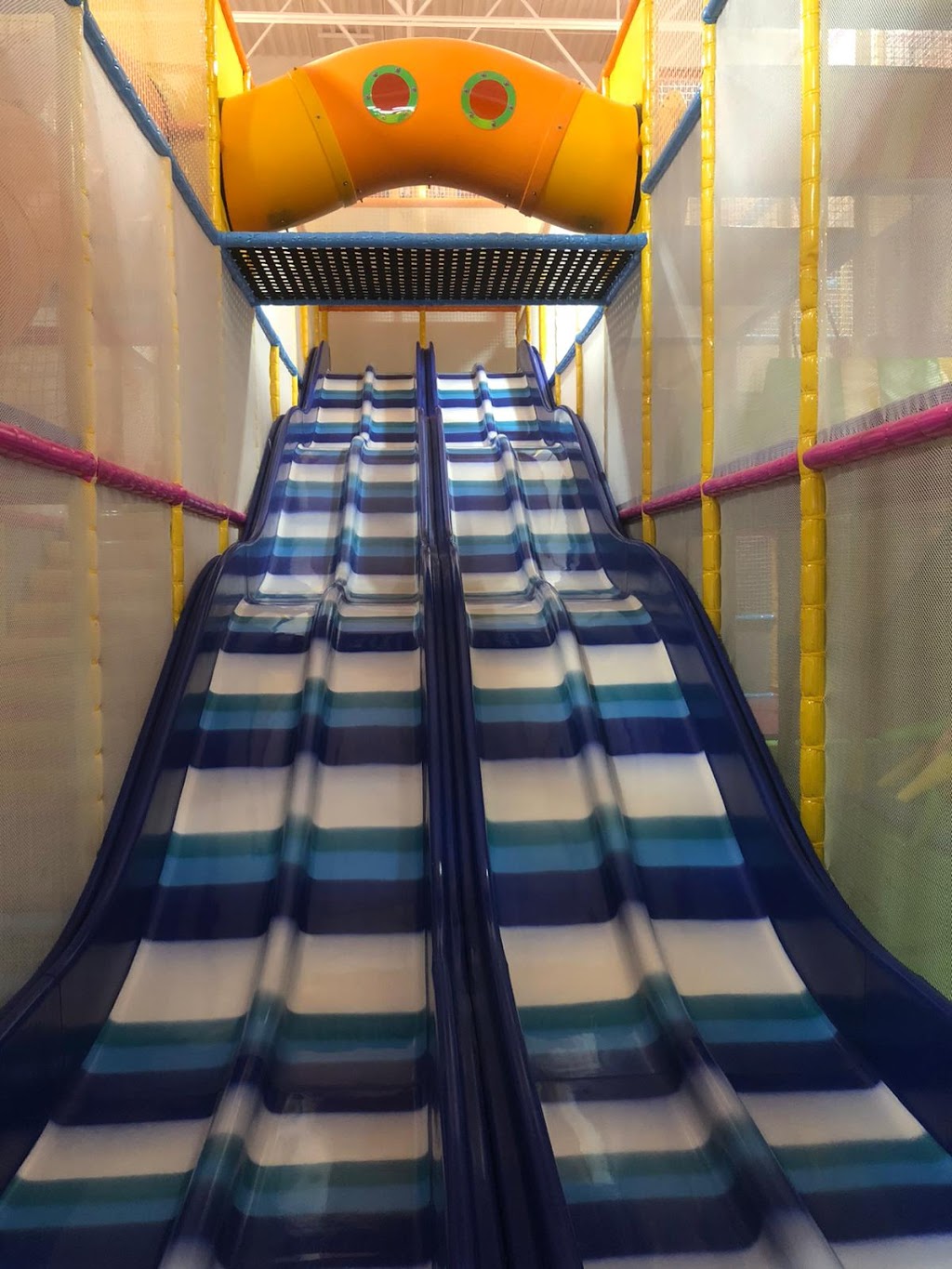 Funvilla Barrie | 312 King St, Barrie, ON L4N 6L2, Canada | Phone: (705) 252-5454