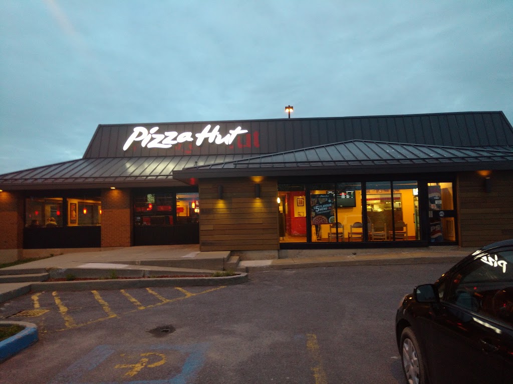 Pizza Hut | 39 Warne Crescent, Kingston, ON K7L 4V4, Canada | Phone: (613) 531-9540