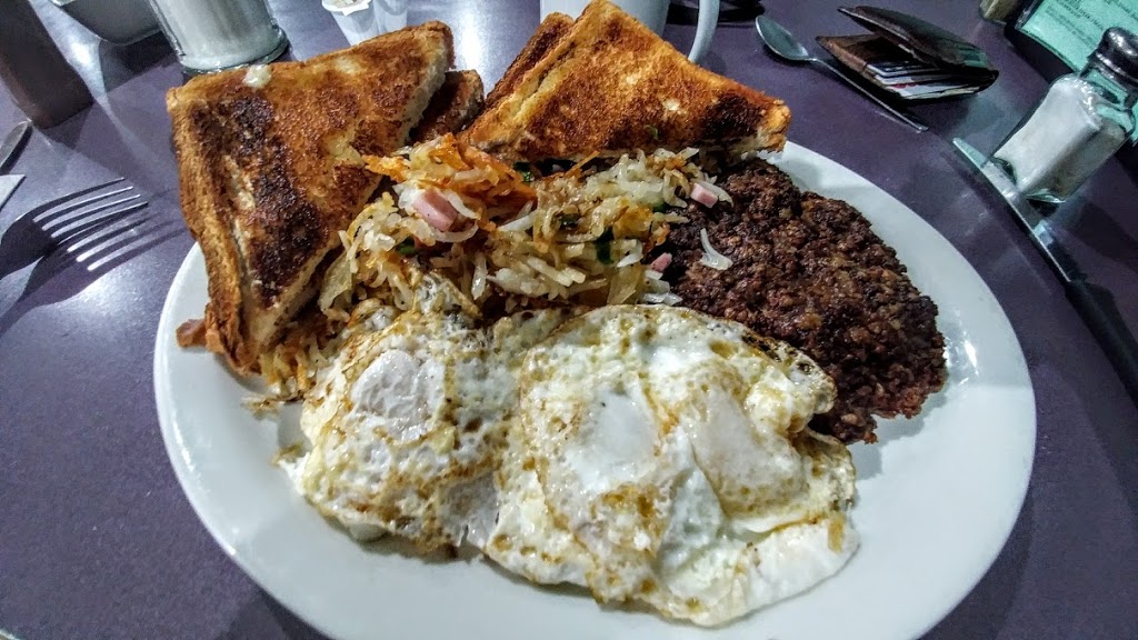 Carols Catering & Cafe | 820 N Service Rd, Bushell Park, SK S0H 0N0, Canada | Phone: (306) 692-9300