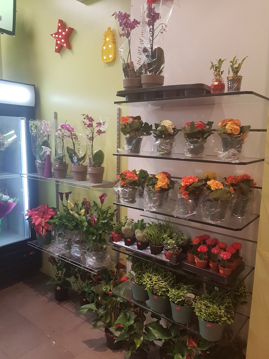Flowers & Bubble Tea | 2301 Brimley Rd Unit 149, Scarborough, ON M1S 5B8, Canada | Phone: (647) 728-3168