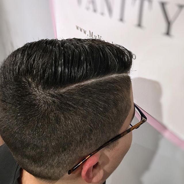 Vanity | 119 North Service Rd E, Oakville, ON L6H 1A3, Canada | Phone: (289) 813-0401