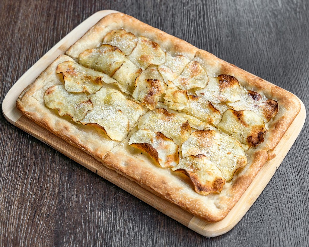 Classico Pizza Café Thé | 1443 Rue Lambert Closse, Montréal, QC H3H 1Z5, Canada | Phone: (514) 961-5307