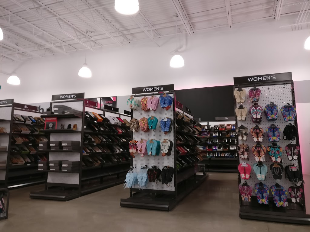 Saks OFF 5TH | 300 Taylor Rd, Niagara-on-the-Lake, ON L0S 1J0, Canada | Phone: (905) 684-1138