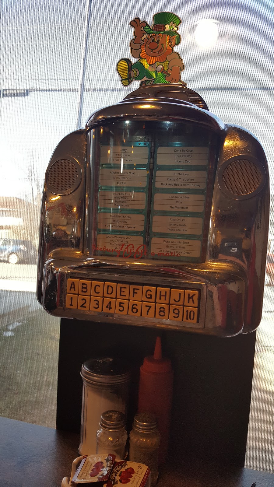 Fifties Good Time Cafe | 590 Monaghan Rd, Peterborough, ON K9J 5H9, Canada | Phone: (705) 741-3812