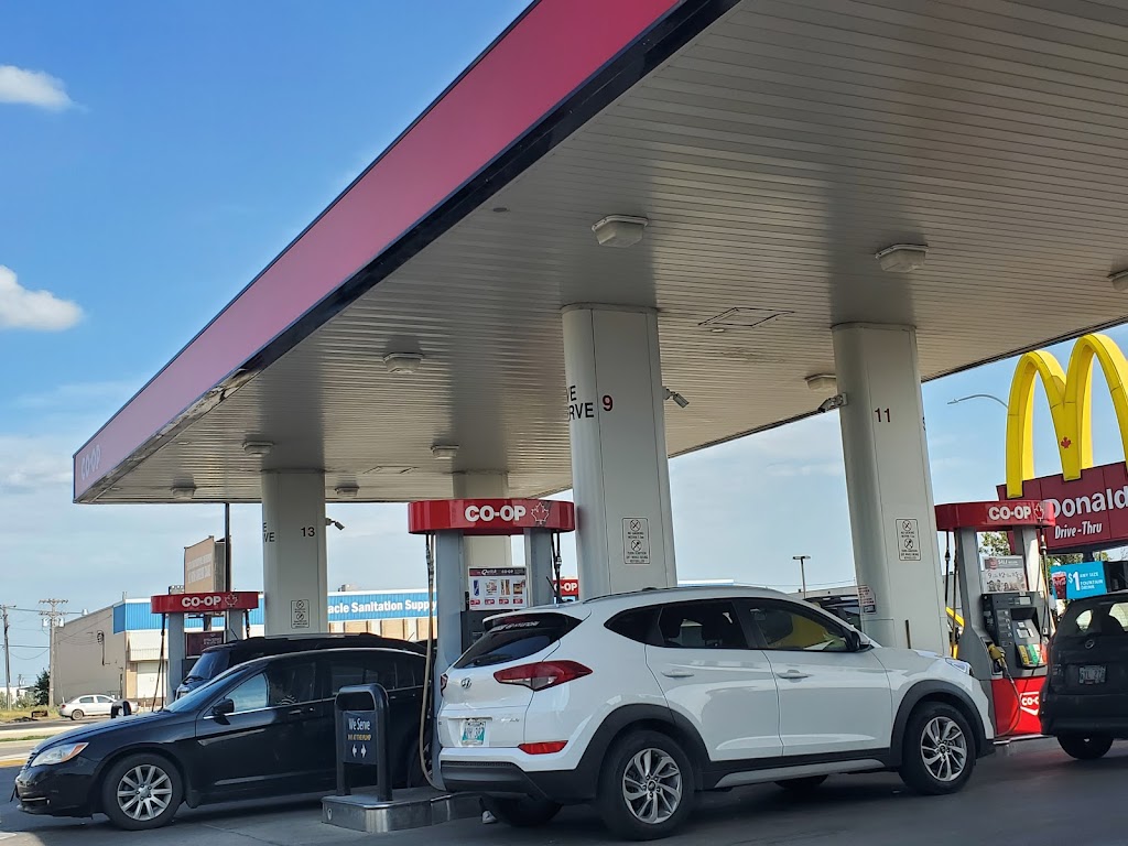 Red River Co-op Gas Bar | 1008 Keewatin St, Winnipeg, MB R2R 2V1, Canada | Phone: (204) 632-5190