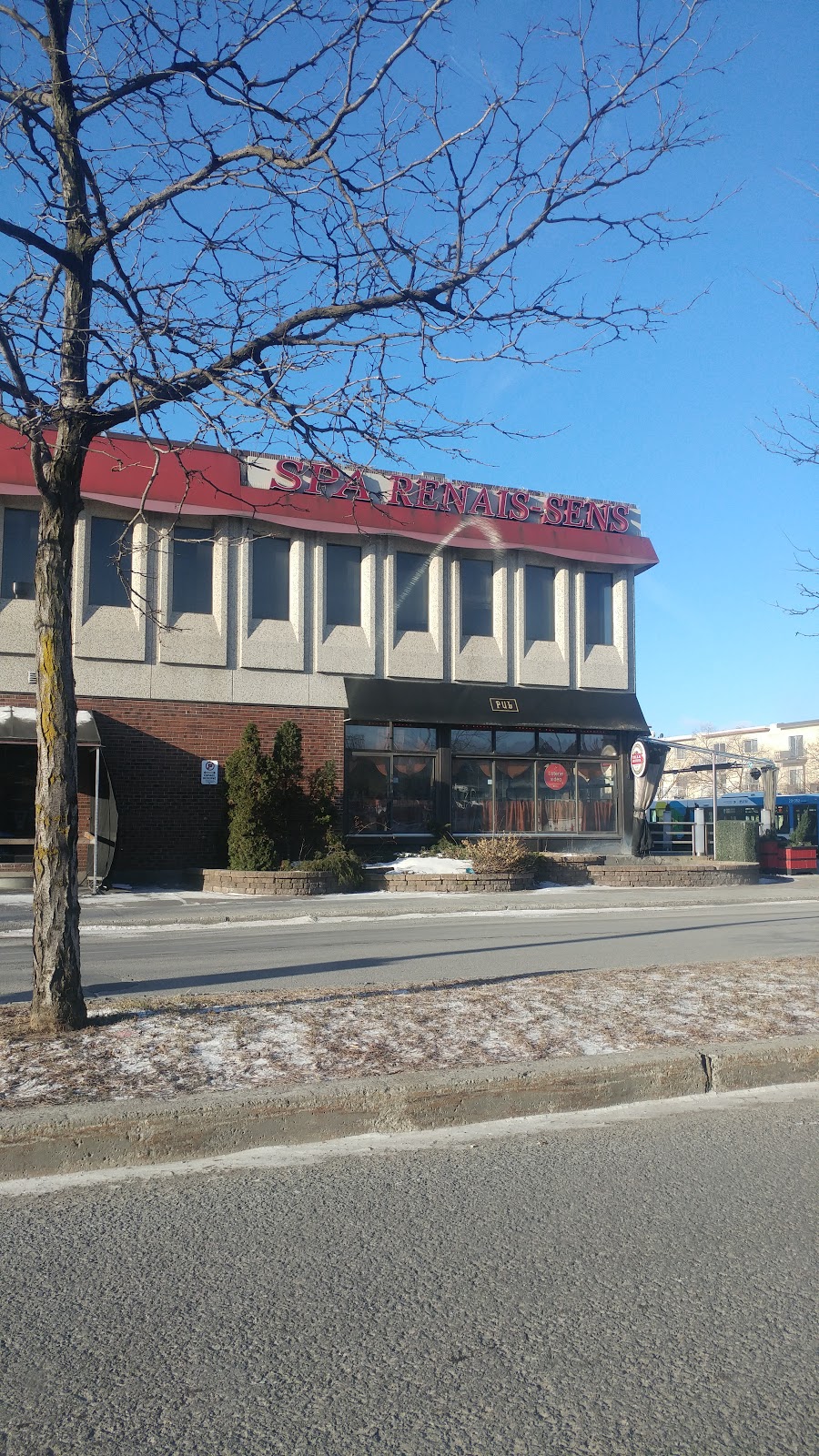 Pub St-François | 6550 Rue Beaubien E, Montréal, QC H1M 1A9, Canada | Phone: (514) 632-5656