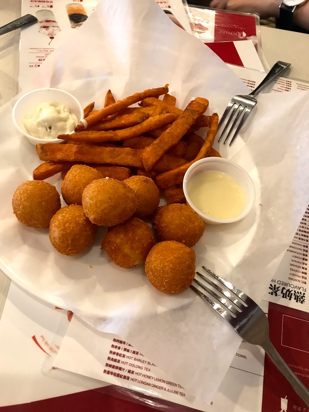 Bubble Republic | 4555 Hurontario St, Mississauga, ON L5A 4E7, Canada | Phone: (905) 712-1288
