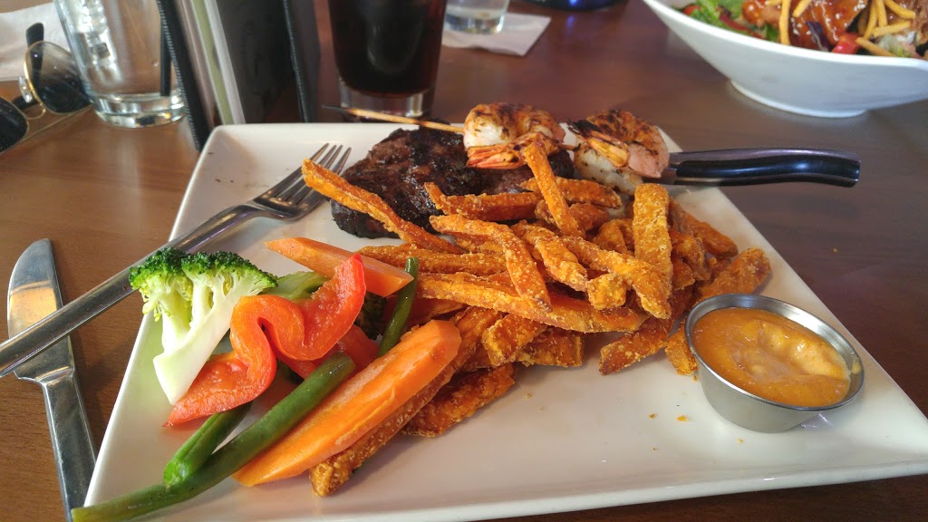 Bâton Rouge Steakhouse & Bar | 336 Bayfield St, Barrie, ON L4M 3B9, Canada | Phone: (705) 726-7171