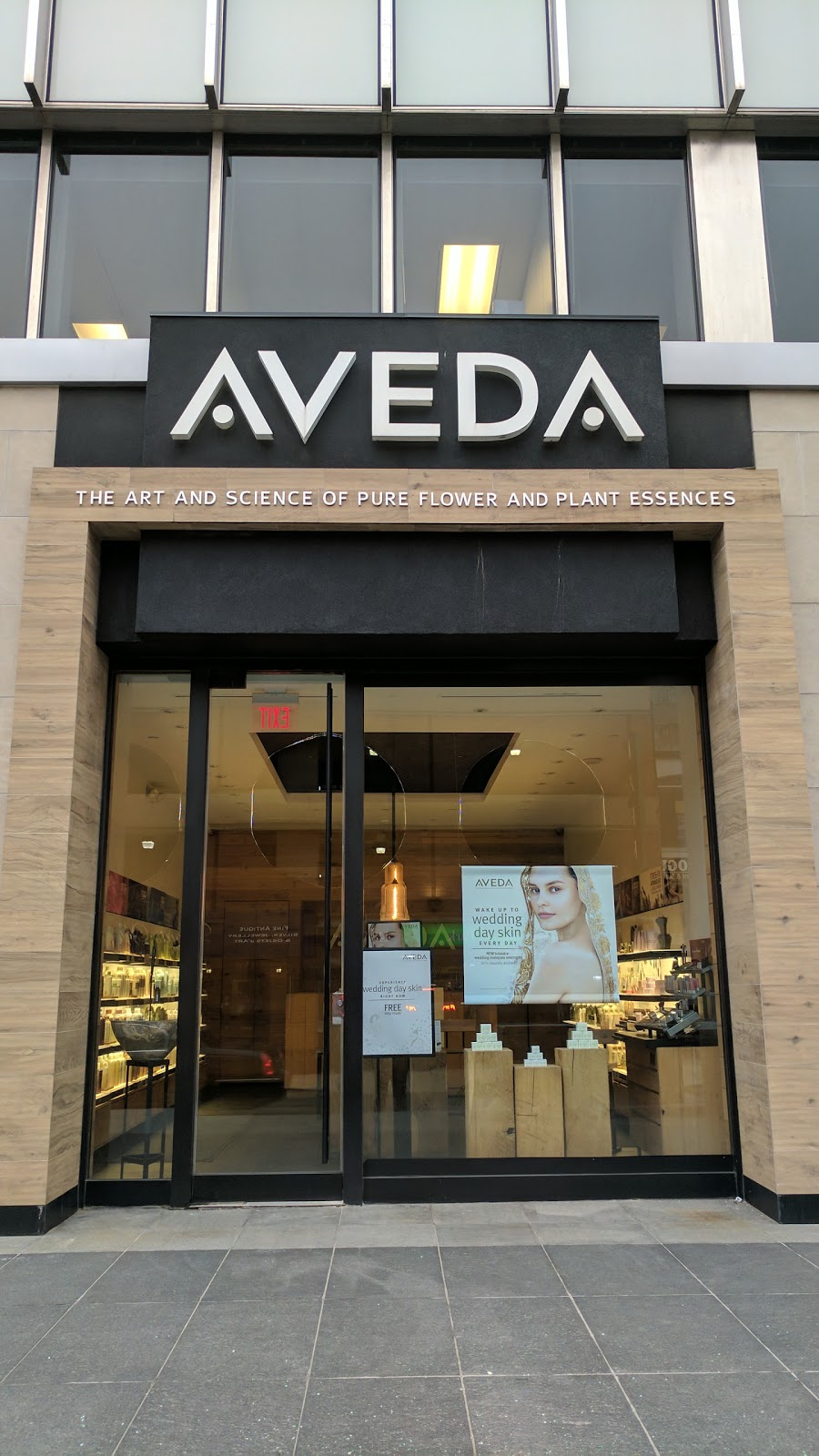 Aveda | 155 Cumberland St, Toronto, ON M5R 1A2, Canada | Phone: (416) 922-1025