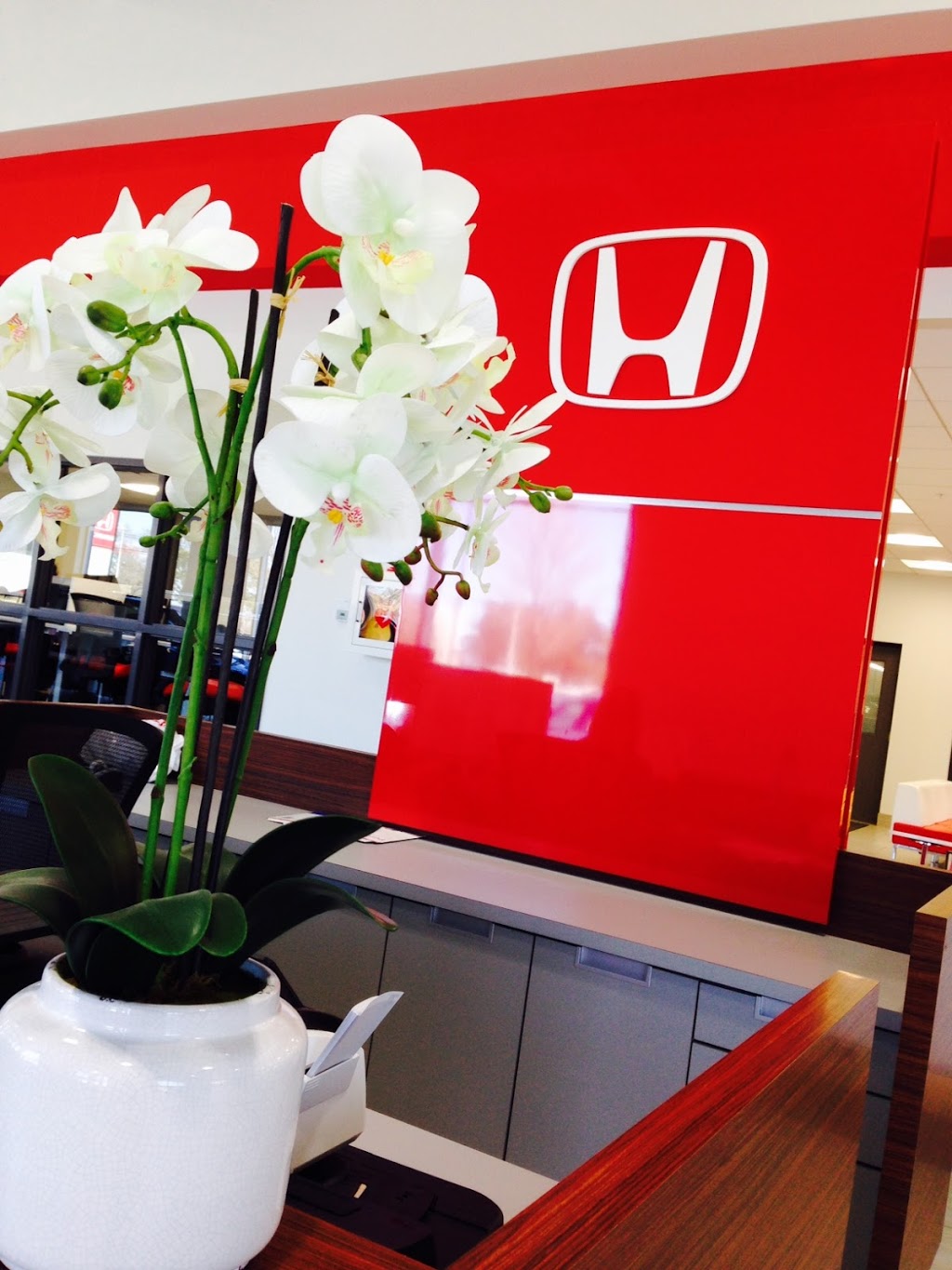 London Honda | 560 Wharncliffe Rd S, London, ON N6J 2N4, Canada | Phone: (519) 649-0889