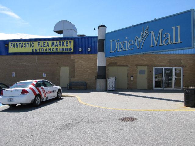 Midnight Vaper | Fantastic Flea Market, 1250 S Service Rd, Mississauga, ON L5E 1V4, Canada | Phone: (289) 298-2696