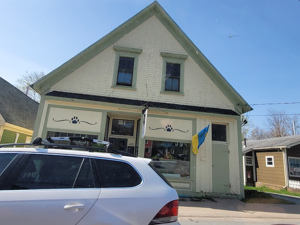 Dog Shop Bathouse & Boutique the | 492 Main St, Mahone Bay, NS B0J 2E0, Canada | Phone: (902) 624-1018
