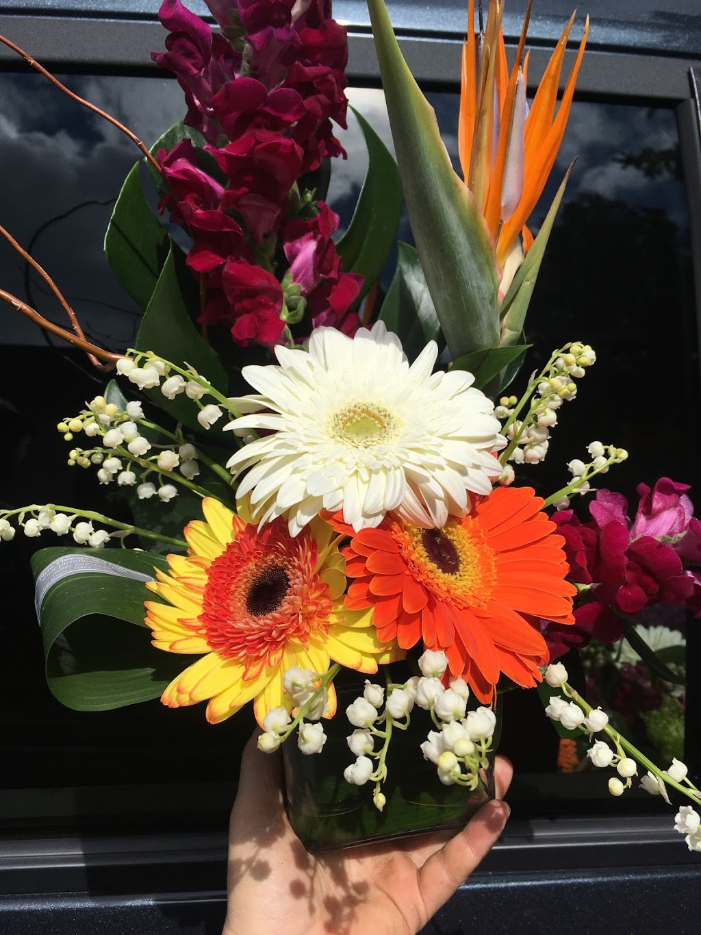 Pirin Flowers and Gifts | 1489 Stayte Rd, White Rock, BC V4B 4Z3, Canada | Phone: (604) 787-5623