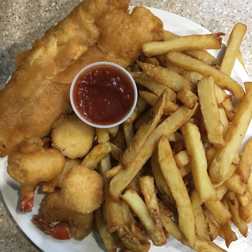 Halibut House Fish & Chips | 3483 Kingston Rd, Scarborough, ON M1M 1R9, Canada | Phone: (416) 265-0777