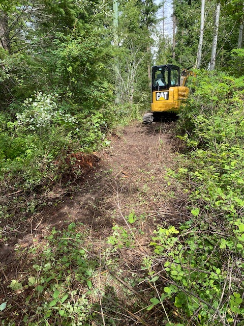 Mako Excavating & Septic Services | 2397 Waverly Dr, Blind Bay, BC V0E 1H2, Canada | Phone: (250) 515-2420
