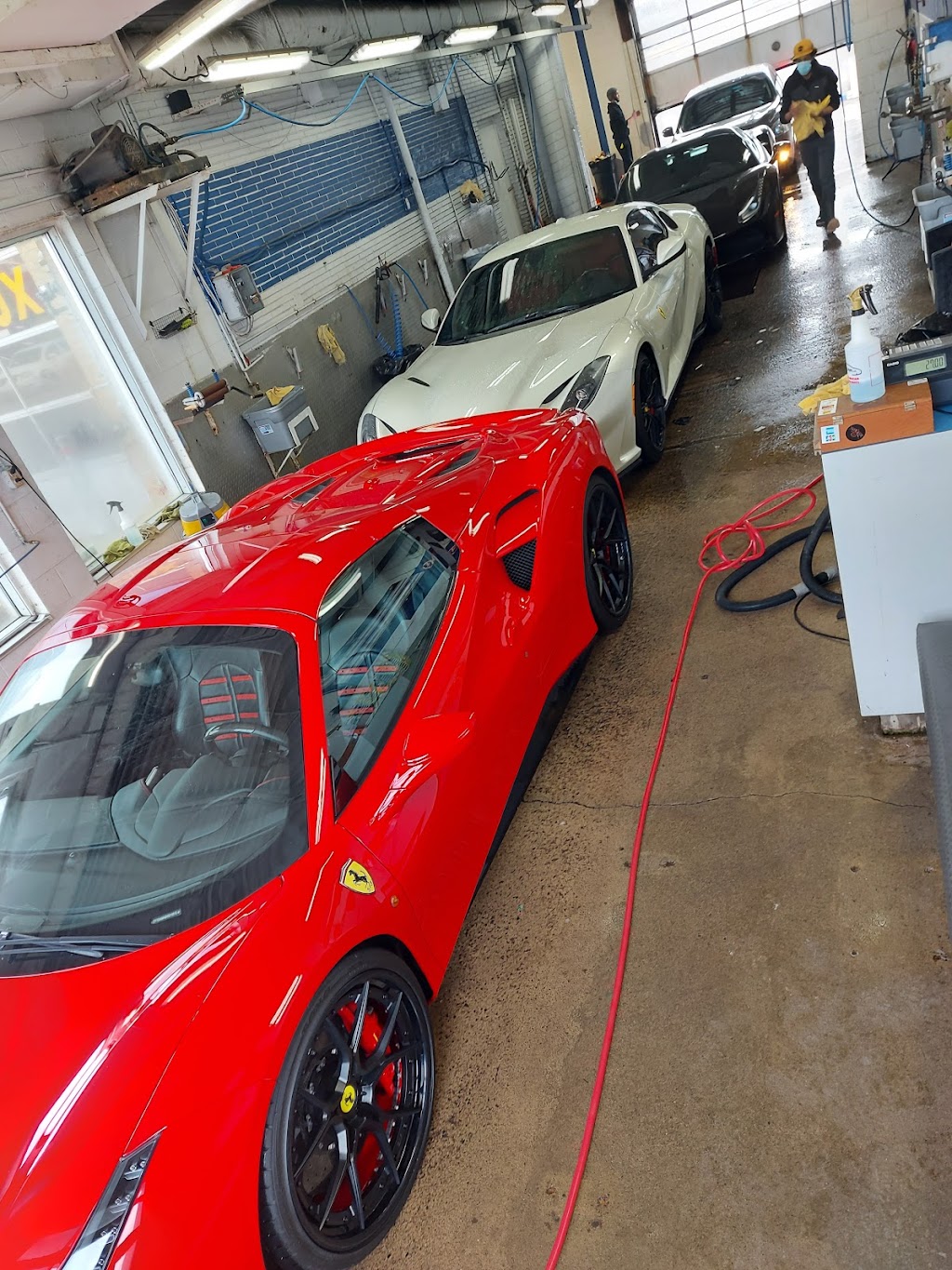 Lave-Auto Platinum | 4660 Blvd. Samson, Laval, QC H7W 2H4, Canada | Phone: (450) 934-6555