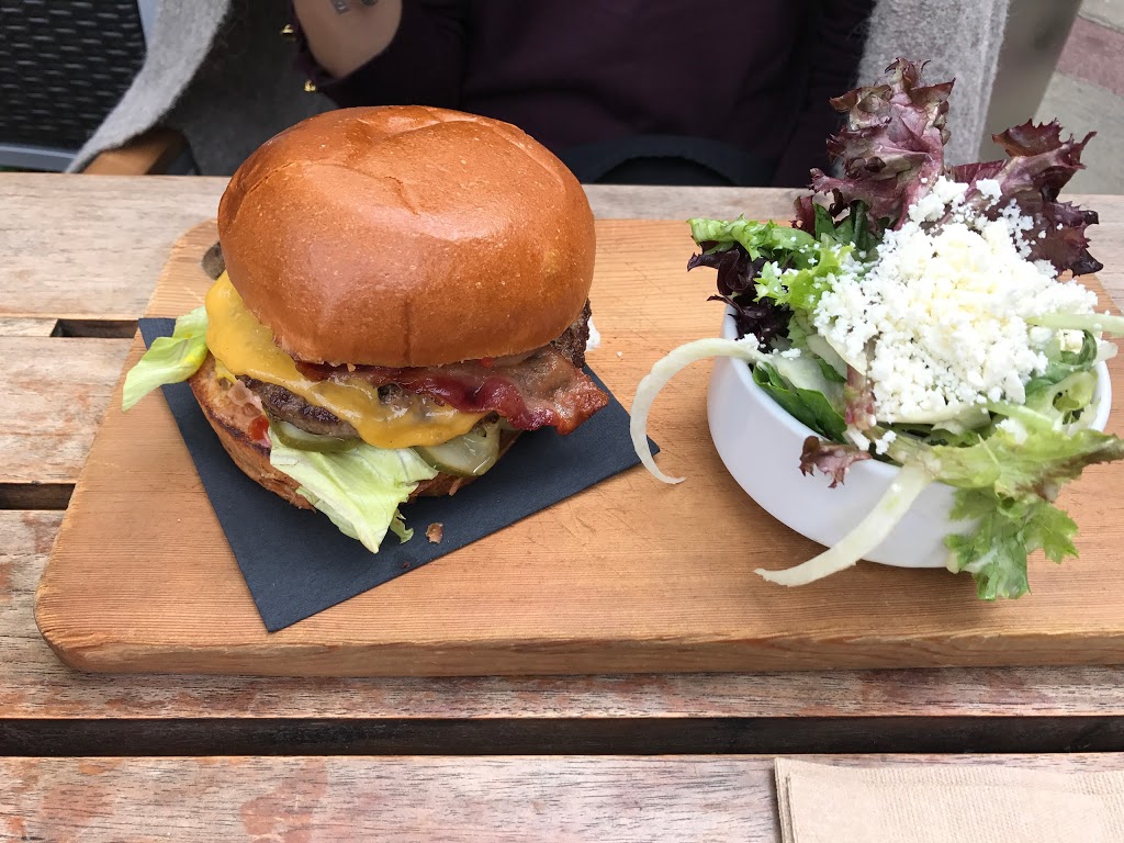 The Village Taphouse | 900 Main St, West Vancouver, BC V7T 2Z3, Canada | Phone: (604) 922-8882