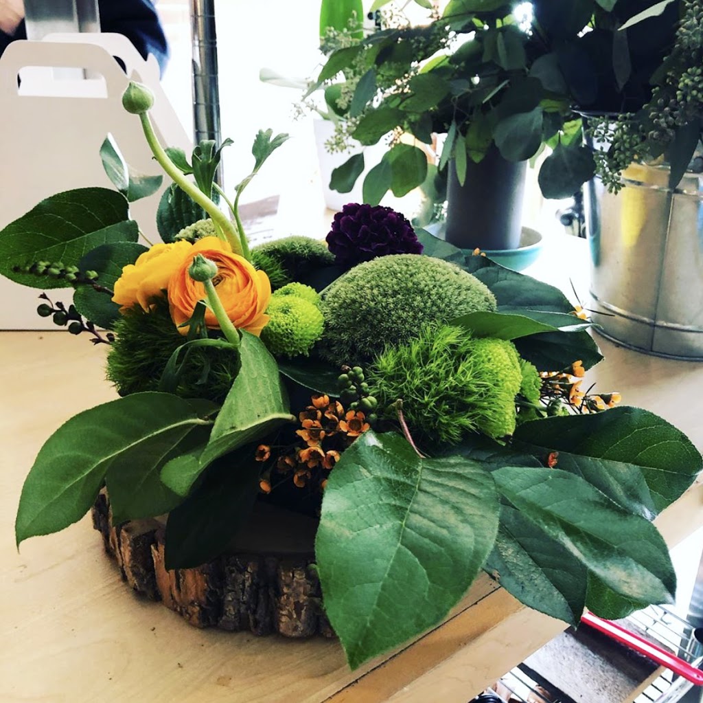 the Flower | 107 Brock St W, Merrickville-Wolford, ON K0G 1N0, Canada | Phone: (613) 220-6047