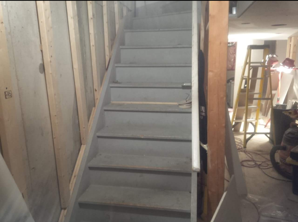 Becs Taping | 211 Lawrence Ave, Wallaceburg, ON N8A 2B1, Canada | Phone: (226) 881-2566