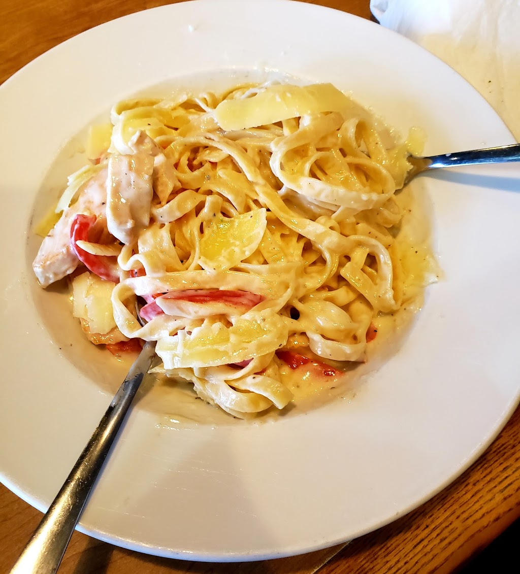 Tomassos Italian Grille | 35 Front St, Trenton, ON K8V 4N3, Canada | Phone: (613) 392-1266