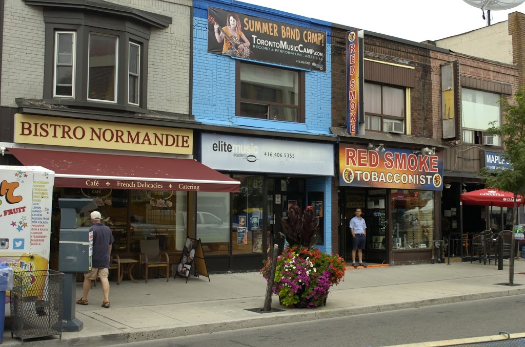 Bistro Normandie | 820 Danforth Ave, Toronto, ON M4J 1L6, Canada | Phone: (647) 352-3090
